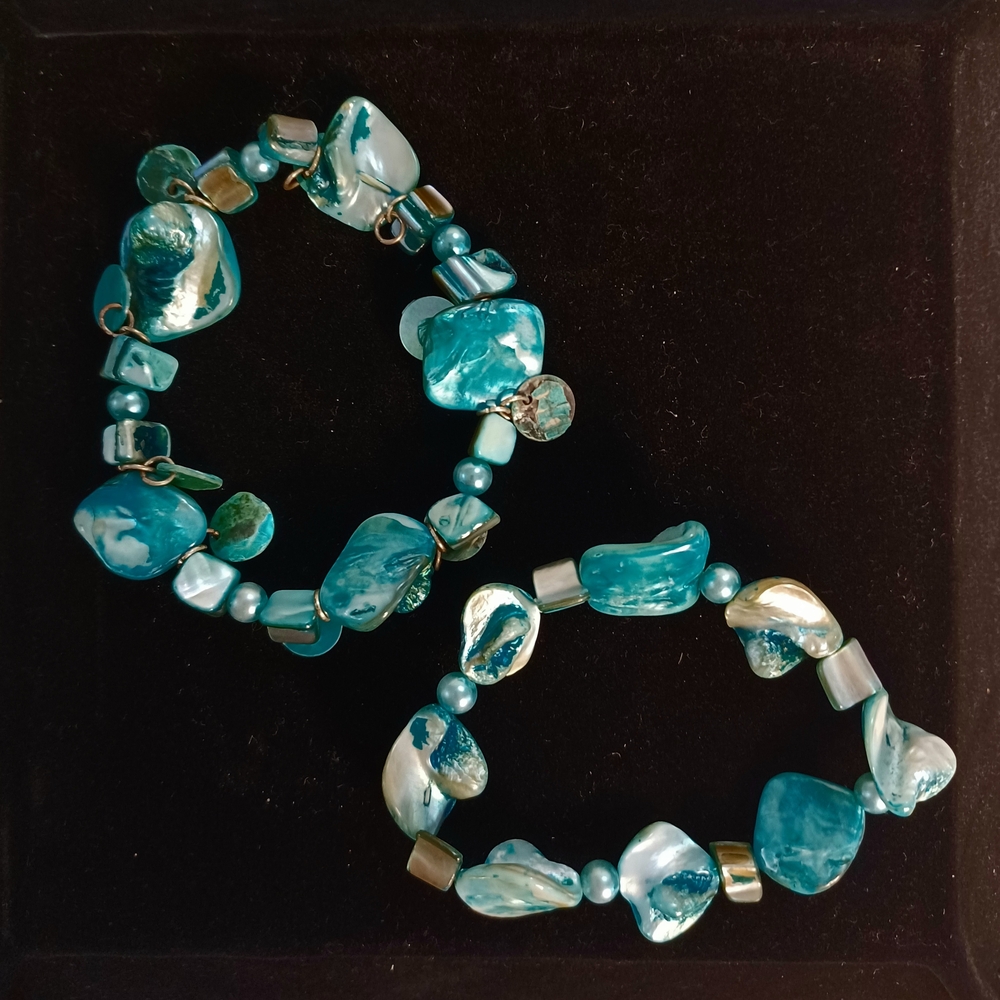Elegant Mother Of Pearl Blue Bracelet Set